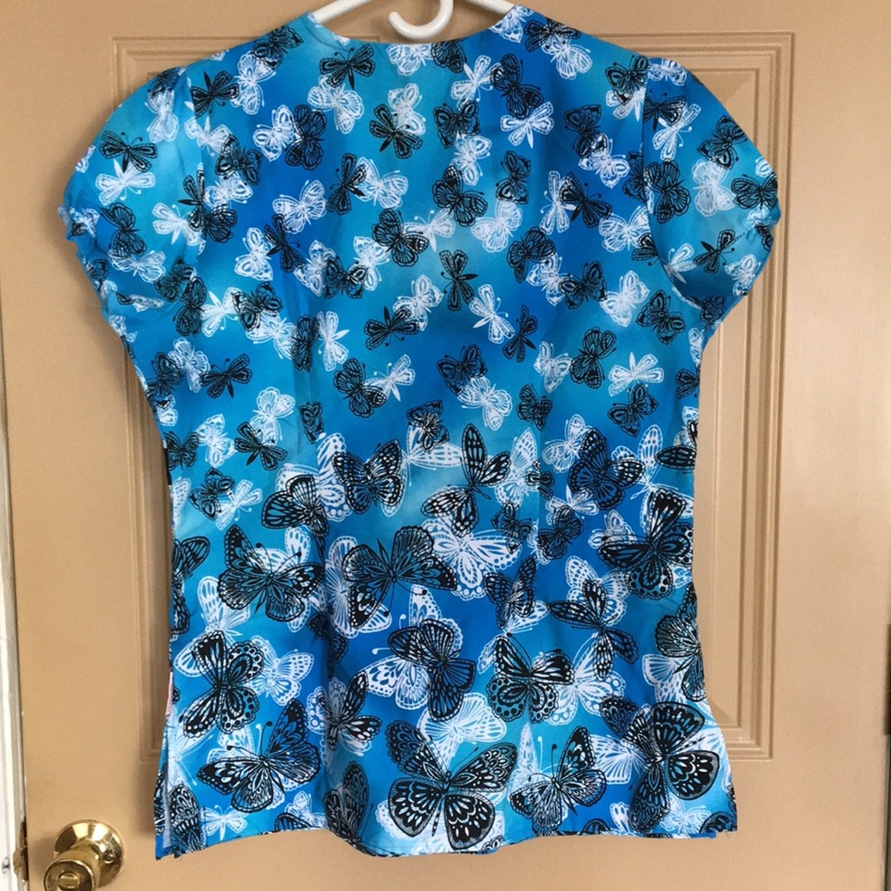 Scrub Top - Picture 2 of 3